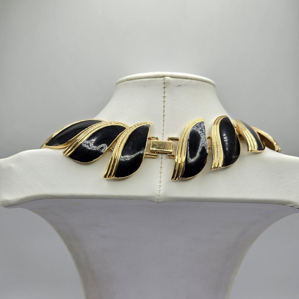 Butler Choker Collar Necklace Chunky 80s Goldtone Black Enamel Vintage Mogul Vtg - Picture 2 of 7